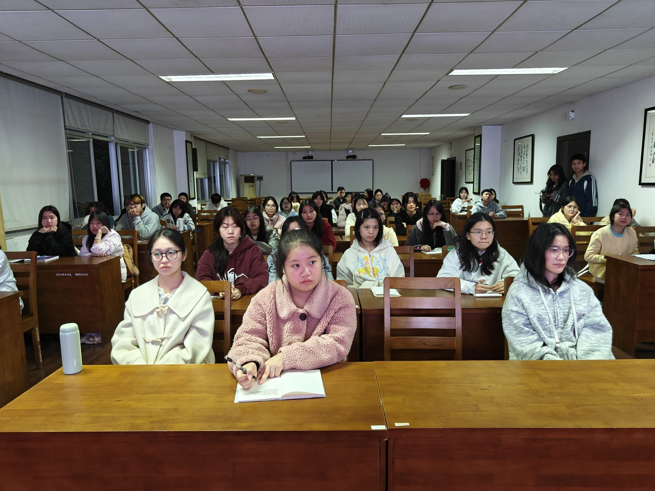 图片2.png 图片2.png