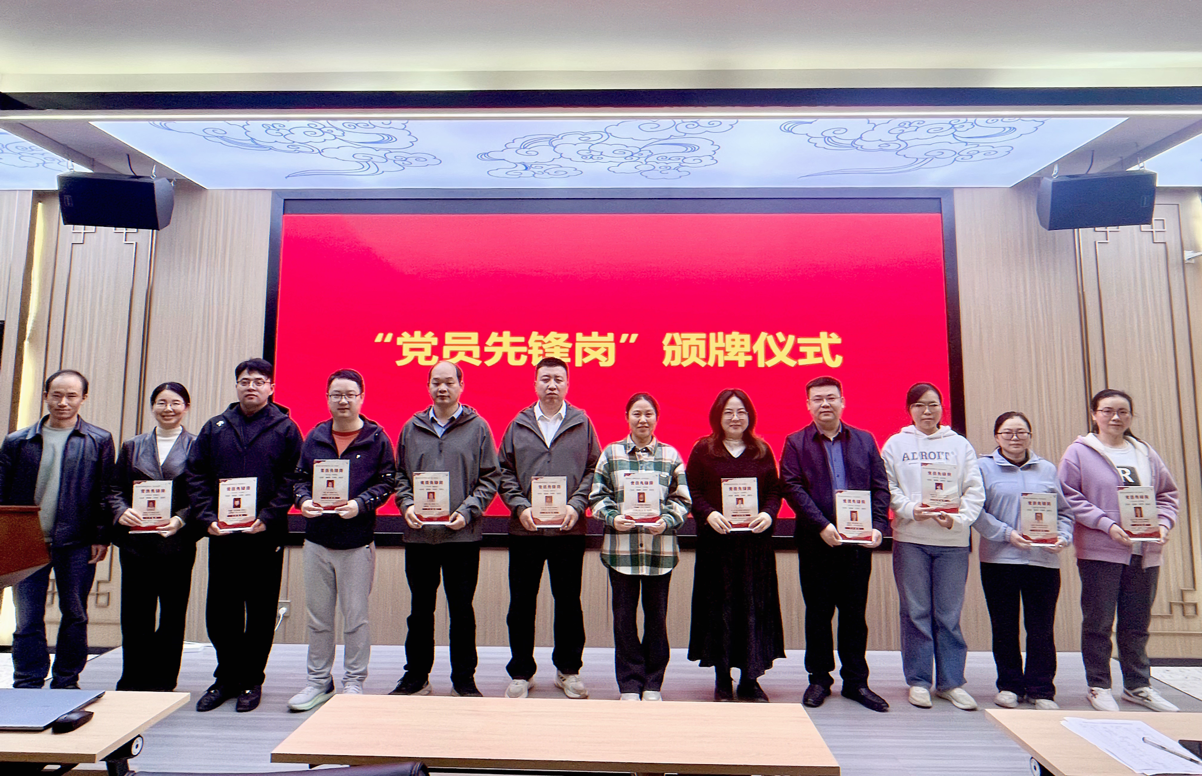 5F54EEE0A54CAB0ACEC31E6195BFEE6E.jpg 5F54EEE0A54CAB0ACEC31E6195BFEE6E.jpg