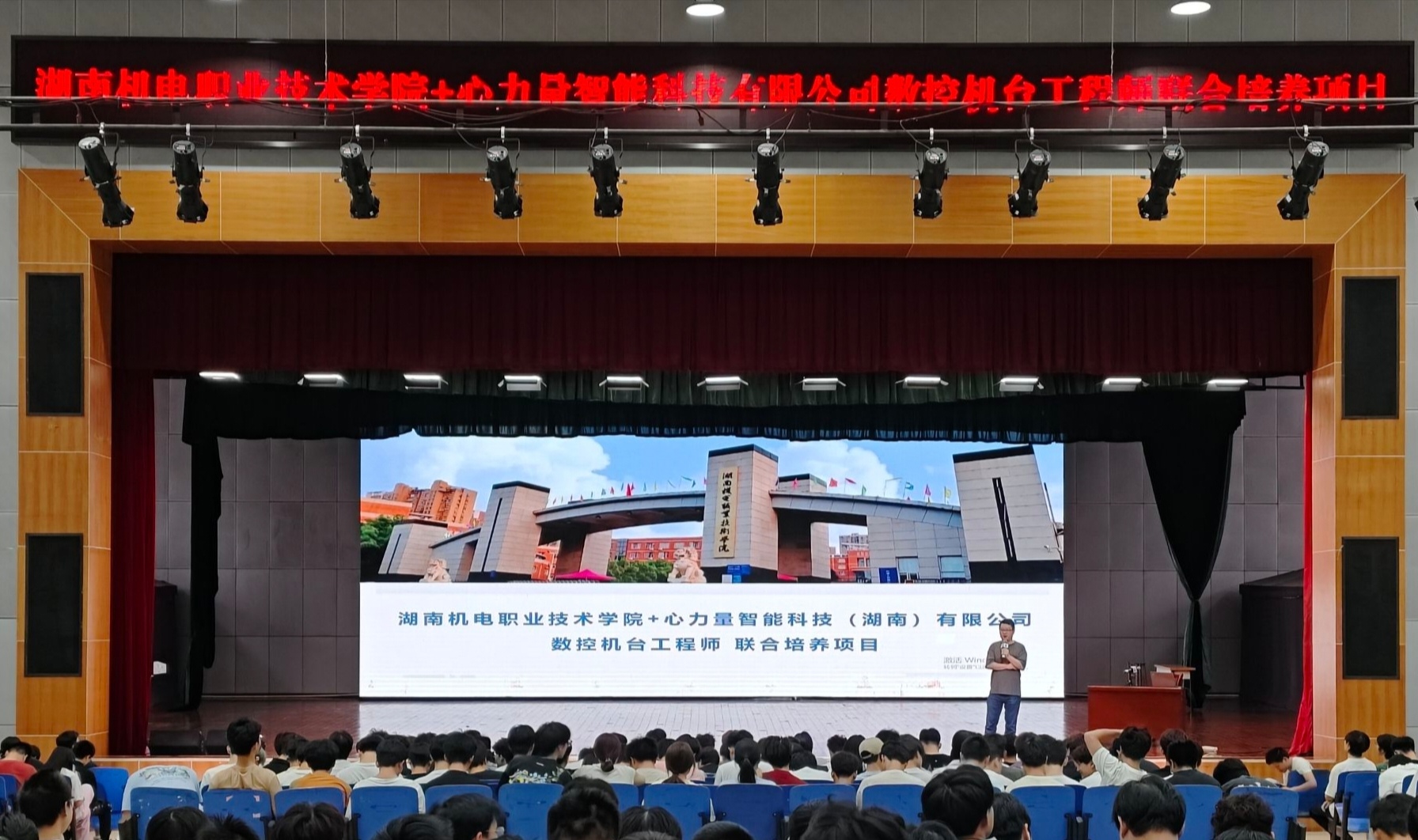 0a9df9acde79e80ba5de32eff467bc51.jpg