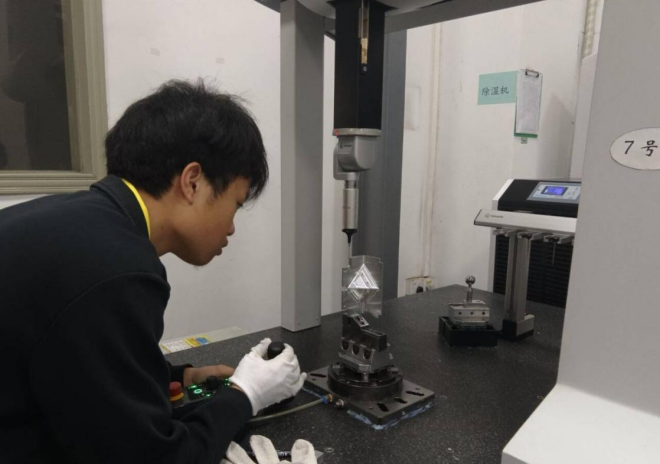 订单班学生在企业专业学习与实践