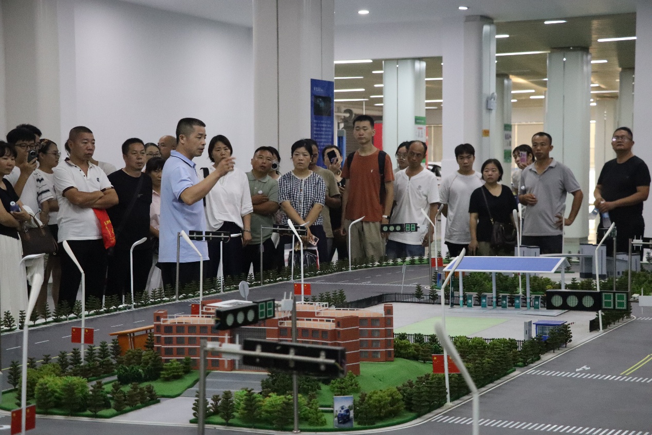 图片2.jpg 图片2.jpg